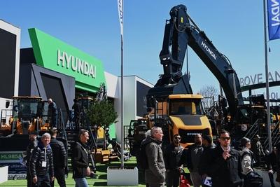 Bauma 2025, vom 7.4. bis 13.4.2025. Die bauma ist die Weltleitmesse fuer Baumaschinen, Baustoffmaschinen, Bergbaumaschin-stock-foto