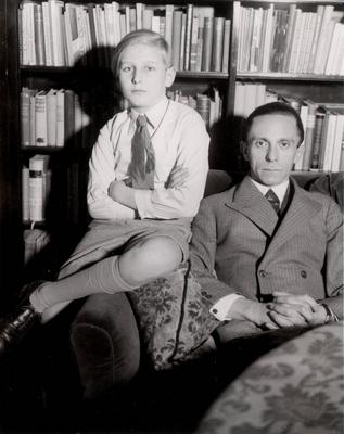 Goebbels, Dr. Josef with his son from his first marriage. Hoffmann Photographs 1933 Adolf Hitler s official photographer-stock-foto