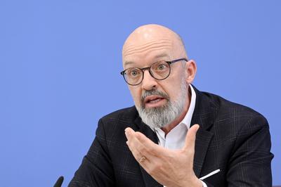 Timo Wollmersh?user-stock-foto