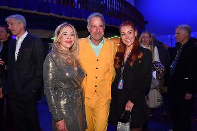 Julia Kent, Christian Swoboda und Tiger Kirchharz / Premiere / Circus Krone / Farbenspiel Gold Edition / Theresienwiese-stock-foto