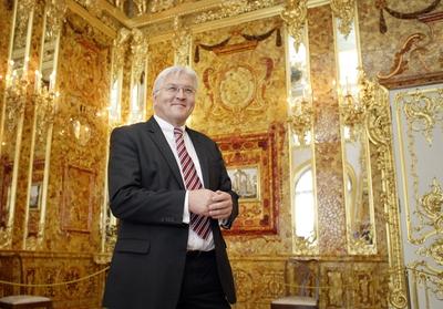 Frank Walter STEINMEIER SPD Bundesaussenminister und Vizekanzler besucht das Bernsteinzimmer i-stock-foto
