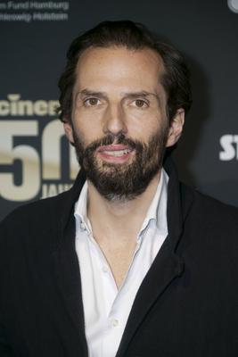 Quirin Berg, Produzent und Geschaeftsfuehrer Wiedemann & Berg Film, zu Gast auf dem roten Teppich bei der Preisverleihung des 47. Jupiter-Award im Altonaer Kaispeicher am 10.04.2025 in Hamburg Hamburg Deutschland *** Quirin Berg, producer and managing director of Wiedemann Berg Film, as a guest on the red carpet at the 47 Jupiter Award ceremony at the Altonaer Kaispeicher on 10 April 2025 in Hamburg Hamburg Germany-stock-foto