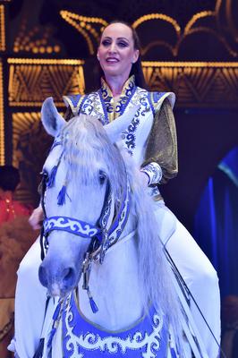 Jana Mandana Lacey-Krone-stock-photo