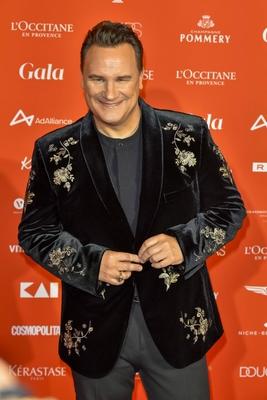 Guido Maria Kretschmer Modedesigner zu Gast auf dem roten Teppich beim den 28.SPA Awards im Hotel Steigenberger auf dem Petersberg in Koenigswinter bei Bonn am 12.04.2025 NRW Deutschland *** Guido Maria Kretschmer fashion designer as a guest on the red carpet at the 28 SPA Awards at the Hotel Steigenberger on the Petersberg in Koenigswinter near Bonn on 12 04 2025 NRW Germany-stock-foto