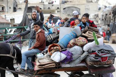 Palestinians living in Shujaiyye neighborhood, east of Gaza City-stock-foto