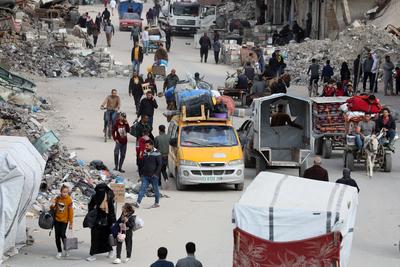 Palestinians living in Shujaiyye neighborhood, east of Gaza City-stock-foto