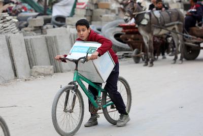 Palestinians living in Shujaiyye neighborhood, east of Gaza City-stock-foto