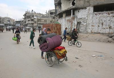 Palestinians living in Shujaiyye neighborhood, east of Gaza City-stock-foto