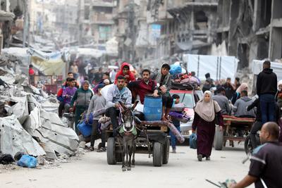 Palestinians living in Shujaiyye neighborhood, east of Gaza City-stock-foto
