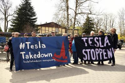 Tesla Takedown Demonstration-stock-foto