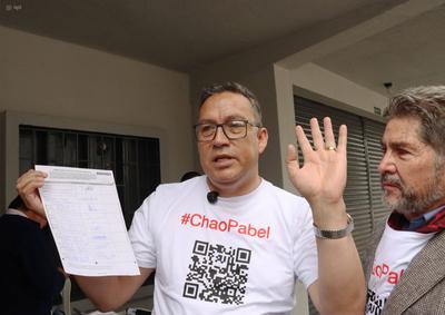 FORMULARIOS REVOCATORIA MANDATO  PABEL MUNOZ-stock-foto
