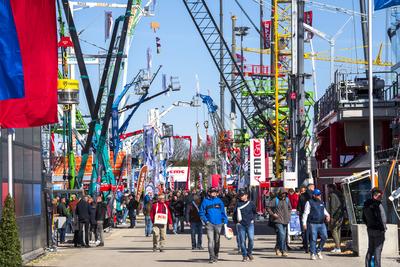 Baumaschinenmesse BAUMA 2025 in M?nchen-stock-foto