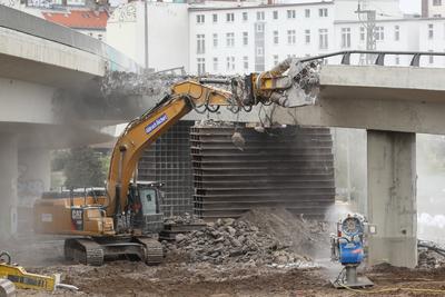 Abriss der Ringbahnbr?cke in Berlin-stock-foto