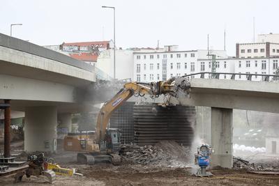 Abriss der Ringbahnbr?cke in Berlin-stock-foto