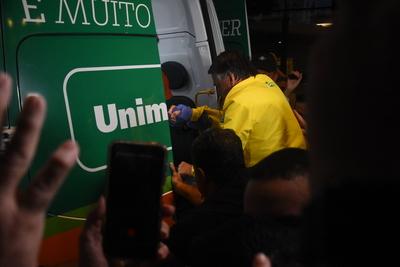 Former President Bolsonaro leaves Rio Grande Hospital in Natal.-stock-foto