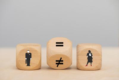 Gleichberechtigung von Mann und Frau Symbol f?r die Gleichberechtigung und Gleichstellung von Mann und Frau *** Equal ri-stock-photo