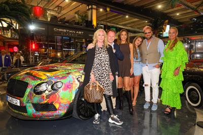 v.l. Jeanette (Jenny) Hellwig , Daniel K?hler ( Boris Becker Tennis Academy ), TV-Host Jana Azizi , Christin Prey mit ih-stock-foto