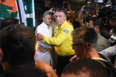 Former President Bolsonaro leaves Rio Grande Hospital in Natal.-stock-foto