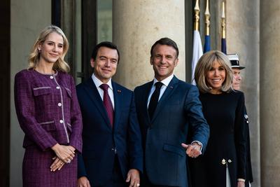 News Themen der Woche KW20 News Bilder des Tages FRANCE- POLITICS-TOP LEVEL SUMMIT-ECUADOR-DIPLOMACY Emmanuel Macron and-stock-photo