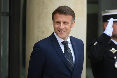 Emmanuel Macron re?oit le premier ministre du Kurdistan-stock-foto