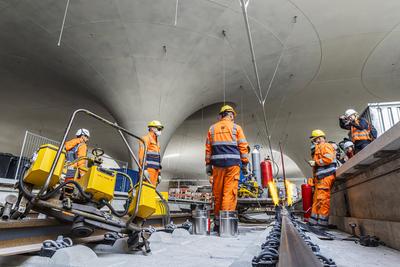 Die Baustelle Stuttgart 21 ist an Ostern f?r Besucher ge?ffnet. Ein Online-Anmeldung ist erorderlich. Im Vorjahr waren a-stock-foto