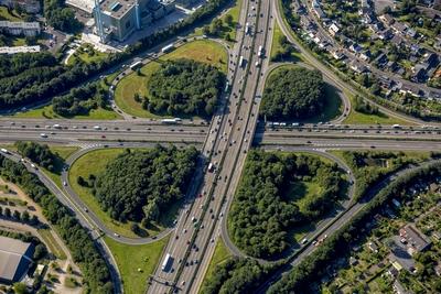 Autobahnkreuz Leverkusen Leverkusener Kreuz A3 und A1 Leverkusen Rheinland Nordrhein Westfalen-stock-foto