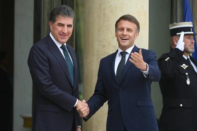Emmanuel Macron re?oit le premier ministre du Kurdistan-stock-foto