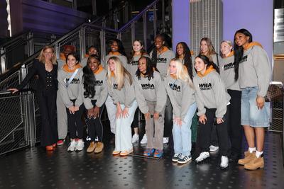 WNBA Draftees Light the Empire State Building-stock-foto