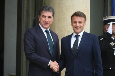 Emmanuel Macron re?oit le premier ministre du Kurdistan-stock-foto