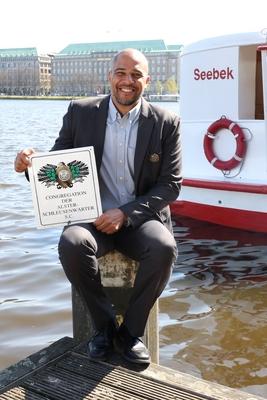 Feierliche Auszeichnung mit einem Ehrentitel im Restaurant Alex an der Binnenalster: Basketballprofi Marvin Willoughby (-stock-photo