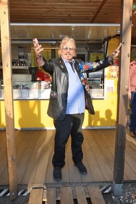 Backfischbr?tchen ? la Frank Zander, Imbiss W?rfel 2, Berlin, 14.04.2025-stock-foto