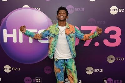 HOLLYWOOD FL MAY 13 Lil Nas X visits radio station Hits 97 3 on May 13 2019 in Hollywood Flor-stock-foto