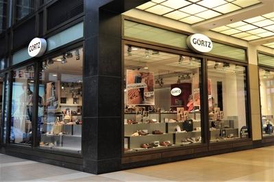 Die Ludwig Goertz GmbH ist ein deutsches Schuhhandelsunternehmen und wurde 1875 in Barmbek bei Hamb-stock-foto