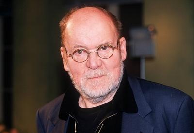 Bildnummer: 50438323  Datum: 08.12.2000  Copyright: imago/Sven SimonKabarettist Hanns Dieter H?sch (GER), Personen; 2000, Berlin, Pressetermin, Hans, Kabarettisten, Comedy, Comedian, Comedians, Musiker, S?nger, Chanson; , quer, Kbdia, Portr?t, Kabarett, Kunst, Deutschland, Randbild, People / Fotoshooting-stock-foto
