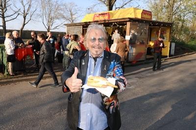 Backfischbr?tchen ? la Frank Zander, Imbiss W?rfel 2, Berlin, 14.04.2025-stock-foto