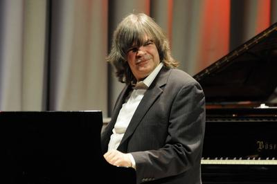 Der Boogie-Woogie-Pianist Axel Zwingenberger in Essen. Boogie Woogie pianist Axel Zwingenberger. Essen NRW DEU;DE;GERMAN-stock-foto