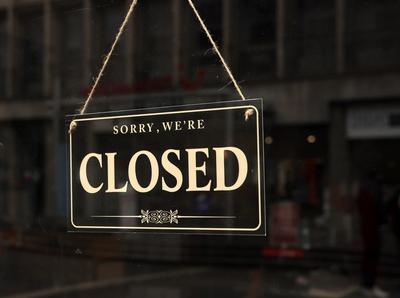 10.02.2025,Deutschland, NRW,Einzelhandel, Insolvenzen,Eine geschlossene G?rtz Filiale mit einem Closed Schild an der Eingangst?r,Insolvenz,-stock-foto