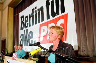 Sonderparteitag der Berliner PDS Sonderparteitag der Berliner PDS anlaesslich der moeglichen Neuwahl-stock-foto