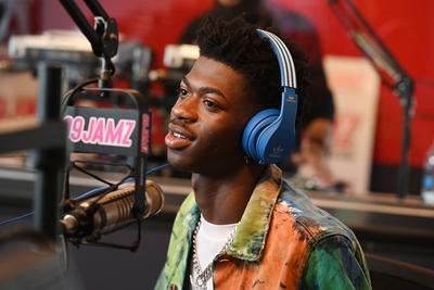 HOLLYWOOD FL MAY 13 Lil Nas X visits radio station Hits 97 3 on May 13 2019 in Hollywood Flor-stock-foto