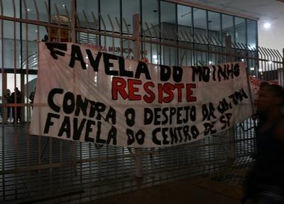 Demonstration by residents of the Moinho favela in Sao Paulo-stock-foto
