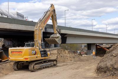 Vorbereitung auf der Abriss der Autobahnbr?cke an der A100.-stock-foto