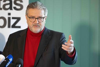 20250416 Pressegespraech zum Thema aktuellen Ausbau im Hospiz- und Pflegebereich-stock-foto