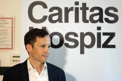 20250416 Pressegespraech zum Thema aktuellen Ausbau im Hospiz- und Pflegebereich-stock-foto