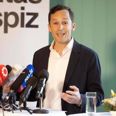20250416 Pressegespraech zum Thema aktuellen Ausbau im Hospiz- und Pflegebereich-stock-foto