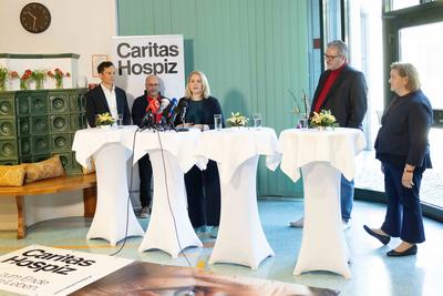 20250416 Pressegespraech zum Thema aktuellen Ausbau im Hospiz- und Pflegebereich-stock-foto