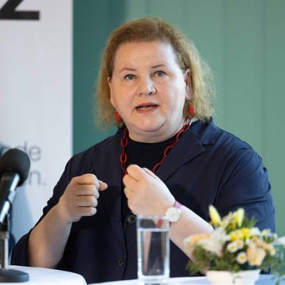 20250416 Pressegespraech zum Thema aktuellen Ausbau im Hospiz- und Pflegebereich-stock-foto