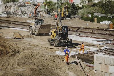 Abriss der Ringbahnbruecke-stock-photo