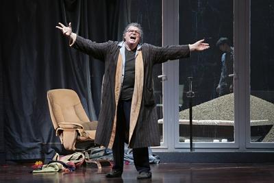 Bildnummer: 55014124  Datum: 10.03.2011  Copyright: imago/DRAMA-Berlin.dedrama-berlin.de 10.03.2011 Deutsche Oper Berlin TRISTAN UND ISOLDE (Oper von Richard Wagner), Musikalische Leitung: Donald Runnicles, Inszenierung: Graham Vick, B?hne und Kost?me: Paul Brown, Premiere am 13.03.2011. Szene mit Peter Seiffert (als Tristan). Kultur People Theater Oper Musik Aktion xo0x kbdig xkg 2011 quer Deutsche Oper Berlin Tristan und Isolde Richard Wagner Oper Operette opera operetta Musiktheater Musik-Theater Singspiel Szenenfoto Kultur Bildnummer 55014124 Date 10 03 2011 Copyright Imago Drama Berlin de Drama Berlin de 10 03 2011 German Opera Berlin Tristan and Isolde Opera from Richard Wagner musical Line Donald Runnicles Staging Graham Vick Stage and Costumes Paul Brown Premiere at 13 03 2011 Scene with Peter Seiffert as Tristan Culture Celebrities Theatre Opera Music Action shot xo0x Kbdig xkg 2011 horizontal German Opera Berlin Tristan and Isolde Richard Wagner Opera Operetta Opera Operetta Music Theatre Music Theatre Singspiel Scene photo Culture-stock-foto