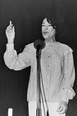 Archiv Hanne Wieder Saengerin Muenchen 1984 Archiv Motive Lach und Schiessgesellschaft Hanne Wieder Muenchen *** Archive-stock-photo
