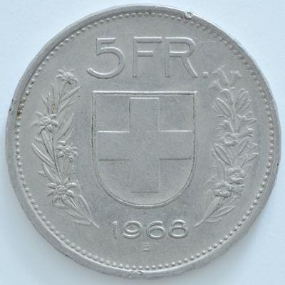 Bildnummer: 52892605  Datum: 19.01.2009  Copyright: imago/Sch?ning5 Franken M?nze aus der Schweiz, Objekte; 2009, Studioaufnahme , M?nzen, Geld, Geldm?nze, Geldm?nzen, W?hrung; , Quadrat, Kbdig, Einzelbild, Freisteller o0 Europa, f?nfBildnummer 52892605 Date 19 01 2009 Copyright Imago Sch?ning 5 Franken Coin out the Switzerland Objects 2009 Studio shooting Coins Money Coin money Coins Currency Square Kbdig Single cut out o0 Europe five-stock-foto